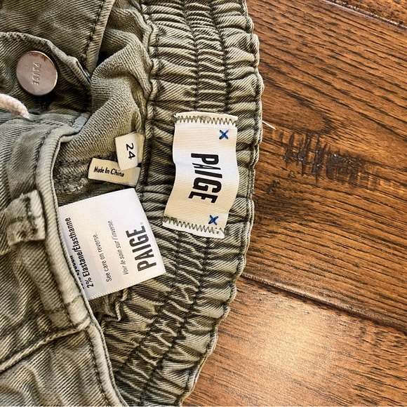 PAIGE Christy - Picture 4 of 4